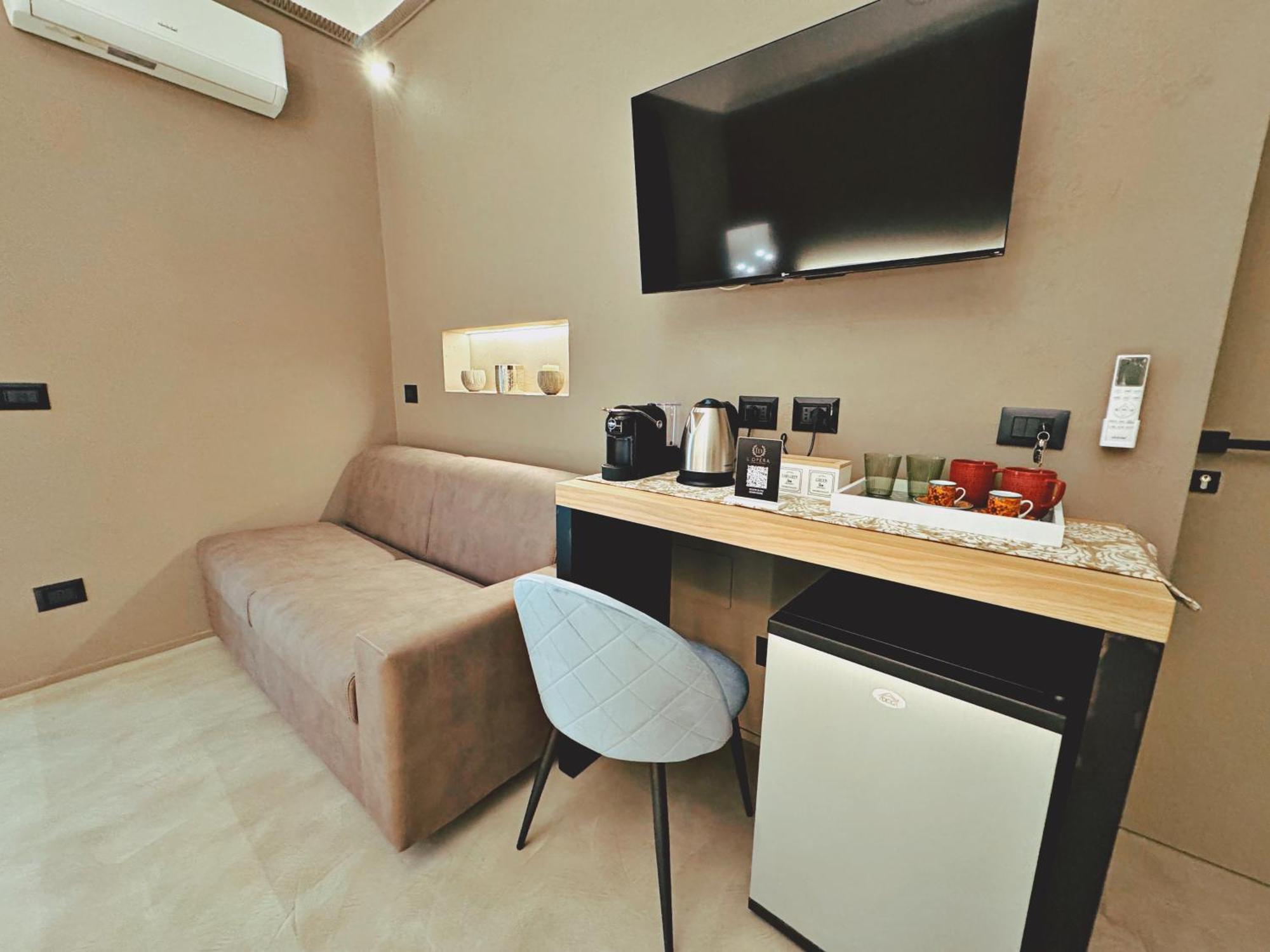 L'opera - Camera Politeama Bed & Breakfast *